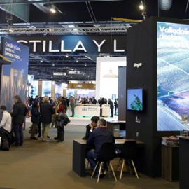 Estand de Castilla y León en la 36 edición de la Feria internacional de turismo Fitur 2016, inaugurada hoy en el recinto de Ifema en Madrid, que espera superar los casi 223.000 visitantes logrados hace un año. EFE/Zipi