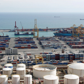 Vista de la terminal de carga del Puerto de Barcelona. REUTERS/Albert Gea
