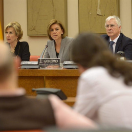 La ministra de Defensa, María Dolores de Cospedal, durante su comparecencia para informar sobre el accidente del Yak 42. E.P.