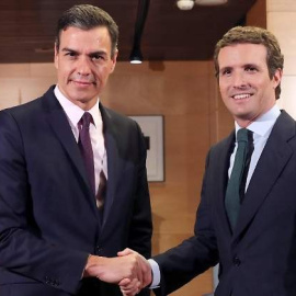 Pedro Sánchez y Pablo Casado en la reunión que mantuvieron el pasado 11 de junio. EFE