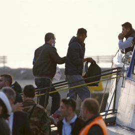 Barco en Lesbos /REUTERS