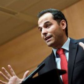 Aguado no ve útil regular los precios de los alquileres: "Que Adam Smith siga resolviendo problemas del siglo XXI"