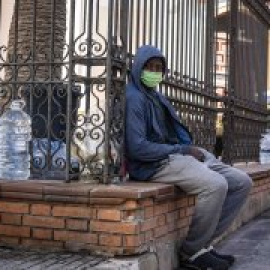 Marlaska ignora al Supremo y deja bloqueados en Melilla a cientos de migrantes