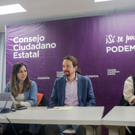 El portavoz de Unidas Podemos en el Congreso, Pablo Echenique; la portavoz adjunta de Unidas Podemos en el Congreso, Ione Belarra; el secretario general de Podemos y vicepresidente de Derechos Sociales y Agenda 2030 del Gobierno, Pablo Iglesias; y la dipu