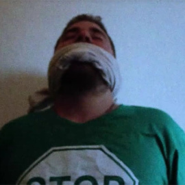 Fotograma del vídeo de Resistencia Films sobre la situación de Alex García