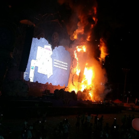 Incendi de l'escenari del Tomorrowland, a Santa Coloma de Gramenet. FOTO: Twitter/@MixelAxel