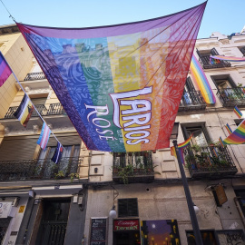 Ambiente en Chueca el día que finalizan los festejos del Orgullo 2021, a 4 de julio de 2021, en Madrid, (España). La fiesta del orgullo de este año en Madrid, que se ha celebrado del 25 de junio al 4 de julio con una manifestación que ha tenido lugar 