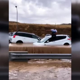 Decenas de vehículos afectados por una tromba de agua en Toledo