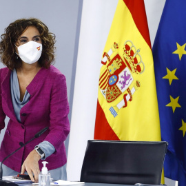 La ministra de Hacienda, María Jesús Montero durante la rueda de prensa tras el Consejo de Ministros celebrada en el Palacio de la Moncloa este martes tras la aprobación del proyecto de Ley de Presupuestos Generales del Estado de 2021.