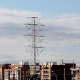 El precio de la luz baja este viernes un 5,6% y se sitúa en 202 euros/MWh