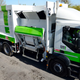Camión de recogida de basuras de la localidad de Vitoria.