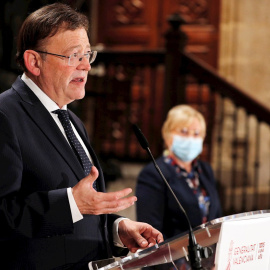 El president de la Generalitat Valenciana, Ximo Puig, junto a la consellera de Sanidad, Ana Barceló, en una rueda de prensa.