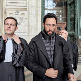 11/01/2022 El rapero Valtònyc (c) tras comparecer ante el Tribunal de Casación de Bélgica