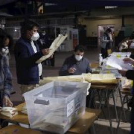 Los candidatos independientes dan el 'sorpasso' a los partidos tradicionales en las elecciones constituyentes de Chile