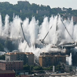 Miles de personas fueron evacuadas debido a los trabajos de demolición que se llevarán a cabo a lo largo del día. EFE