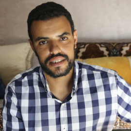 Hamadi Eddih, un saharaui de 33 años, es uno de los 16 supervivientes de la tragedia del pasado 20 de junio frente a las costas de Dajla, en el Sáhara ocupado.- EQUIPE MEDIA