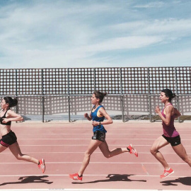 Las atletas María José Pérez, Marta Pérez Castro, e Irene Sánchez Escribano, en un entrenamiento