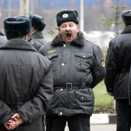 bostezo policía rusa