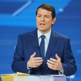 Mañueco durante el debate. Claudia Alba/ Europa Press