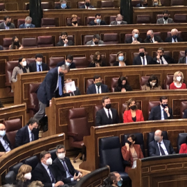 Instante en el que Ortega Smith ocupa el escaño de Santiago Abascal.