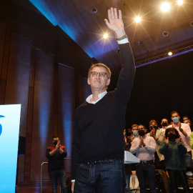 El candidato a la presidencia del Partido Popular, Alberto Núñez Feijóo, participa en Valladolid en un acto público de cara al congreso nacional extraordinario.- Nacho Gallego / EFE 