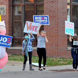Seguidores de Joe Biden y Kamala Harris en St. Paul, Minnesota.