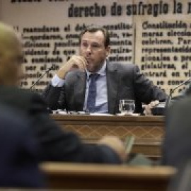 Puente responde a las críticas del PP por las incidencias ferroviarias: "Solo falta oír que con Franco los trenes iban mejor"