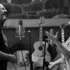 La gallega Uxía y el andaluz Javier Rubial fusionan norte y sur con versos de Rosalía de Castro y Federico García Lorca