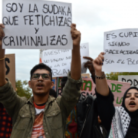 Racismo sanitario en España: así de complicado es para los migrantes el acceso a la atención médica