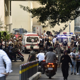 Ambulancias en Beirut este martes.