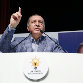 El presidente de Turquía, Tayyip Erdogan, en un mitin de su partido. REUTERS