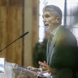 El ministro del Interior, Fernando Grande-Marlaska, pide "tranquilidad máxima" ante la llegada de seis sobres con explosivos.
