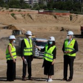 Otra denuncia más culpa a Ayuso de irregularidades y jornadas hasta de 16 horas en la obra del hospital de pandemias