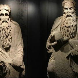 Isaac y Abrahám, las estatuas del maestro Mateo que reclaman a la familia Franco.