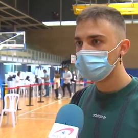 Vacunación a pie de facultad e instituto