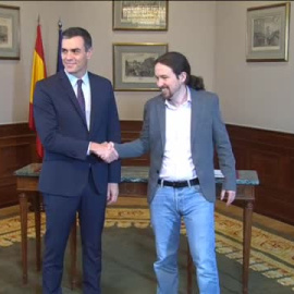 Sánchez e Iglesias firman un preacuerdo de Gobierno de coalición para desbloquear la situación política