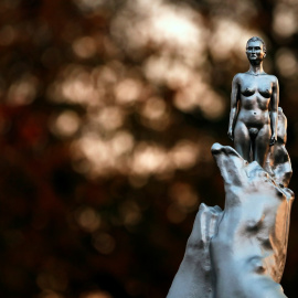 La estatua de Mary Wollstonecraft 'Madre del feminismo' de la artista Maggi Hambling, en Newington Green, Londres.