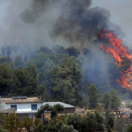 El incendio descontrolado en la Ribera d'Ebre. EFE