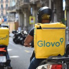 La precarietat dels 'riders' dispara el lloguer il·legal de perfils personals de repartidors