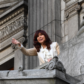 La vicepresidenta de Argentina,  Cristina Fernández de Kirchner, en el balcón del congreso- 23/08/2022