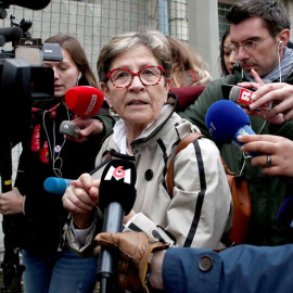 Viviane Lambert, madre de Vincent, se opone a que los médicos desconecten a su hijo de las máquinas que lo mantienen con vida a pesar de llevar en estado vegetativo desde 2014. (BENOIT TESSIER | REUTERS)