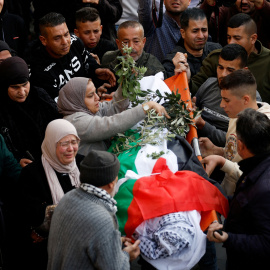 Imagen del funeral de Jana Zakarneh, joven palestina asesinada por un disparo del Ejército de Israel.