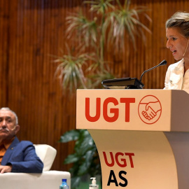 La ministra de Trabajo, Yolanda Díaz, pronuncia un discurso junto al secretario General de UGT, Pepe Álvarez, el pasado seis de septiembre.