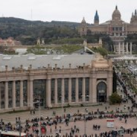 Miles de peruanos y ecuatorianos votan este domingo en España para elegir al presidente de sus países