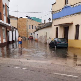 04/07/2019. Calle de Pedrajas de San Esteban inundada tras la tormenta de este lunes./ EUROPA PRESS