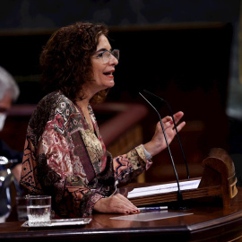 12/11/2020.- La ministra de Hacienda, María Jesús Montero, durante su réplica en el Congreso este jueves durante la segunda jornada de debate a la totalidad de los Presupuestos de 2021. EFE/Chema Moya