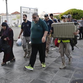 Miles de personas huyen de Líbano