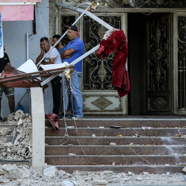 Libaneses en Beirut tras un bombardeo israelí.