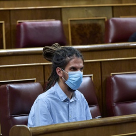 El secretario de Organización de Podemos y diputado de Unidas Podemos en el Congreso, Alberto Rodríguez, en una sesión plenaria en el Congreso de los Diputados, a 25 de mayo de 2021