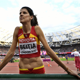 La atleta española Ruth Beitia durante la prueba de salto de altura en el Mundial de Atletismo de Londres. EFE/EPA/FRANCK ROBICHON